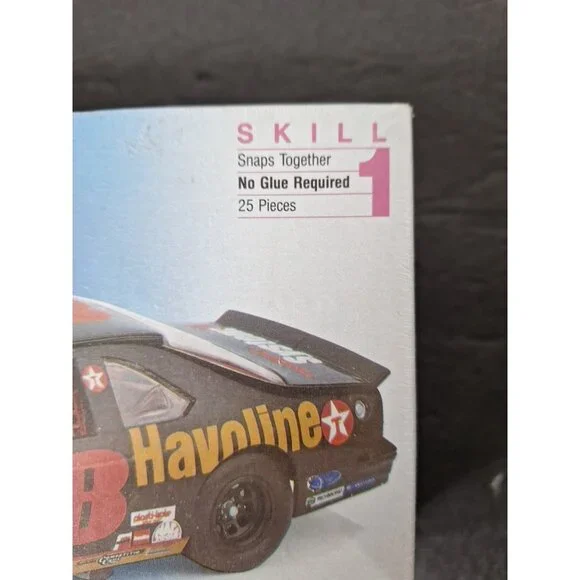 Monogram Snaptite #28 Havoline T-Bird 1:32 Model Kit #1086 Davie Allison - Picture 2 of 7